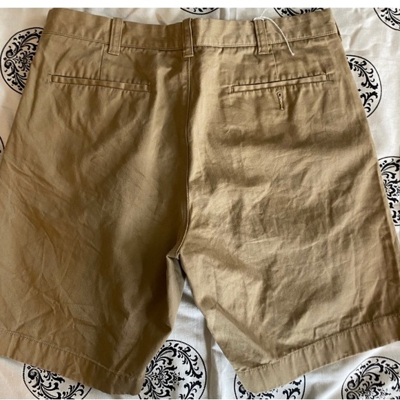Size 34 waist Men’s J.Crew shorts 💯 Cotton 2 front & 2 back pockets - Picture 2 of 5